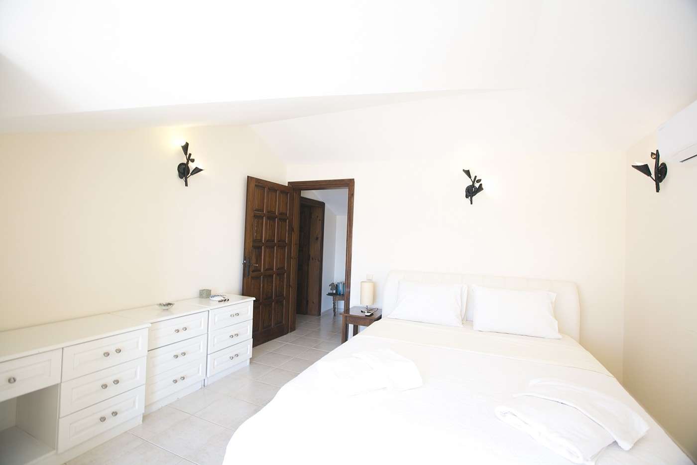 4 bedrooms villa 973